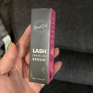 Globallee Stand Out Beauty Lash Serum